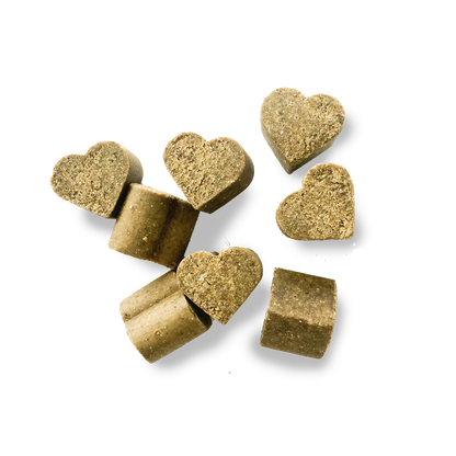 Heart shaped nutritional soft chews for dogs. Nuteats multivitamin soft chews for dogs - supporting healthy immunity, healthy skin coat and nails. Supports overall wellness and immunity in dogs. Wellness and vitality support. 